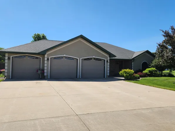 240 S Circle Dr, Huron, SD 57350