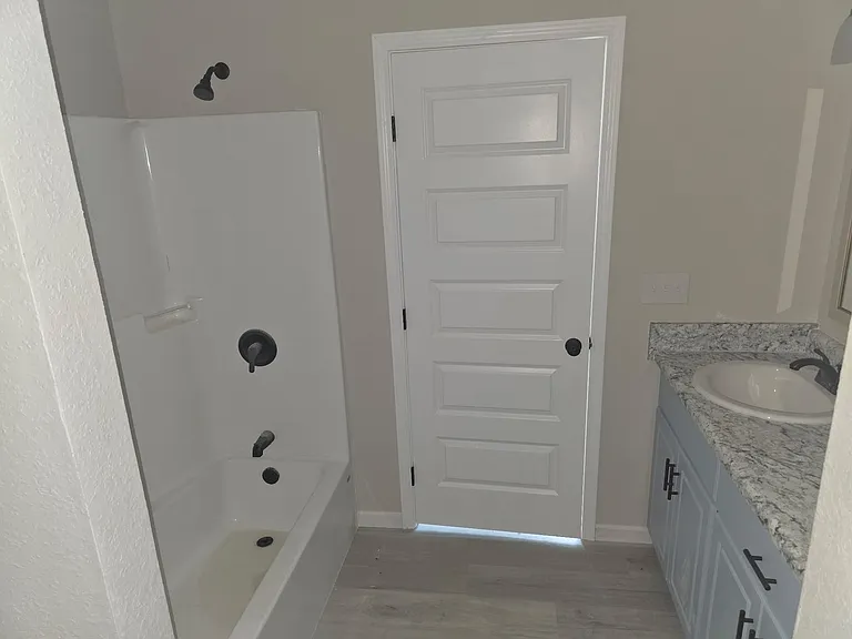 111 Holly Hill Dr — Photo 5