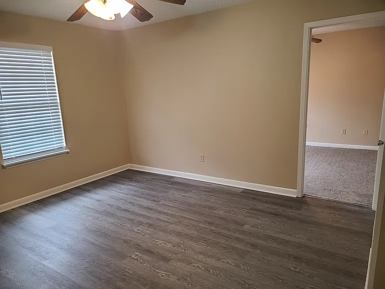 Jaymar Apartments — Photo 48