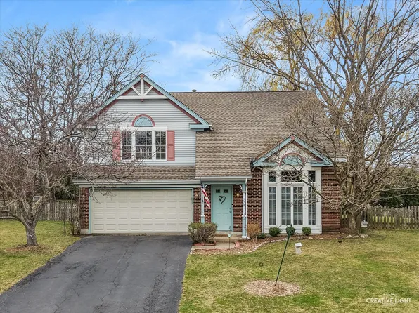 778 Village Rd, Crystal Lake, IL 60014