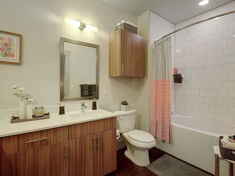 Farmhouse Apartments — Photo 14