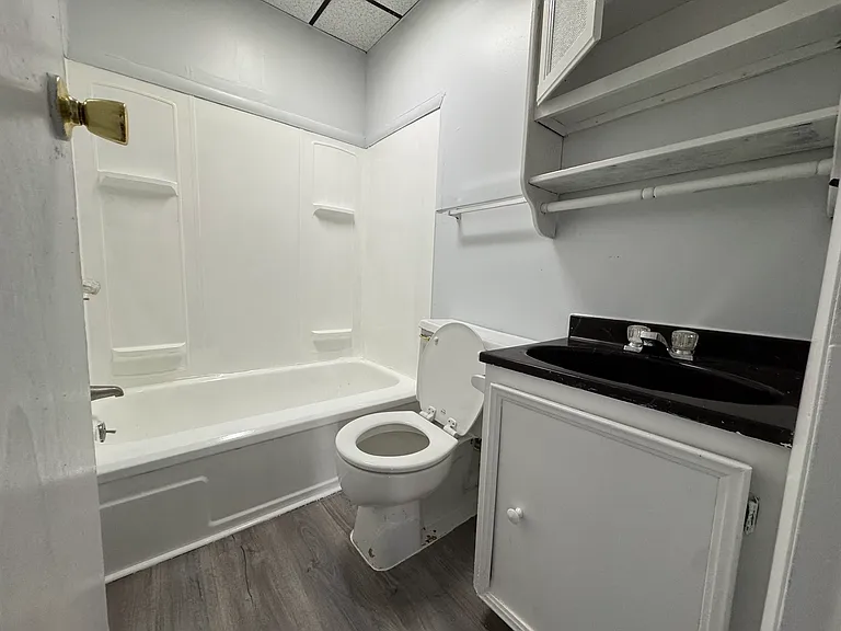 104 Fairview Ave #1 — Photo 2