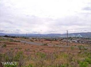 8705 Scenic Dr, Yakima, WA