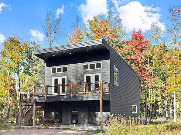 365 Mondamin Tr, La Pointe, WI 54850