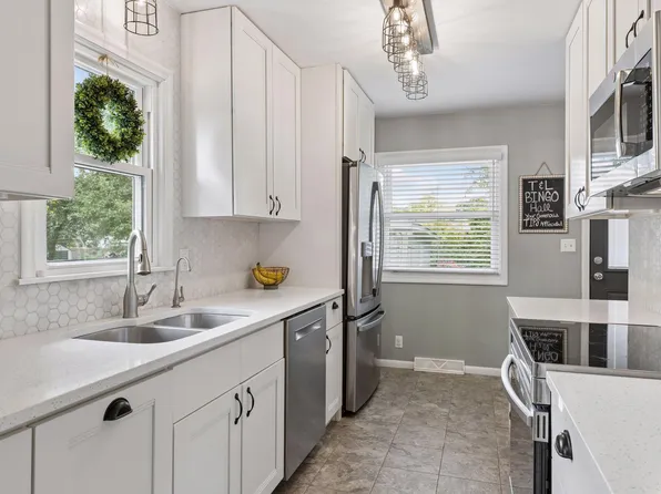 2510 Oregon Ave S, Saint Louis Park, MN 55426