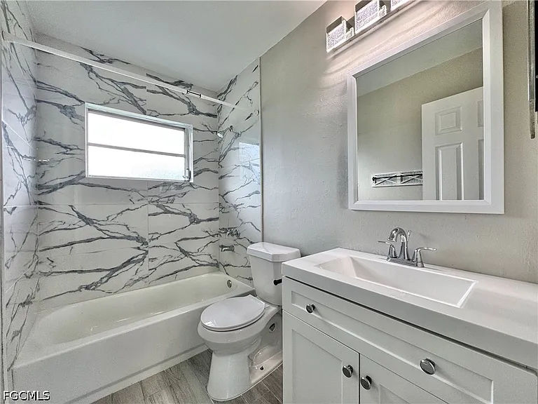 142 Harry Ave S — Photo 18