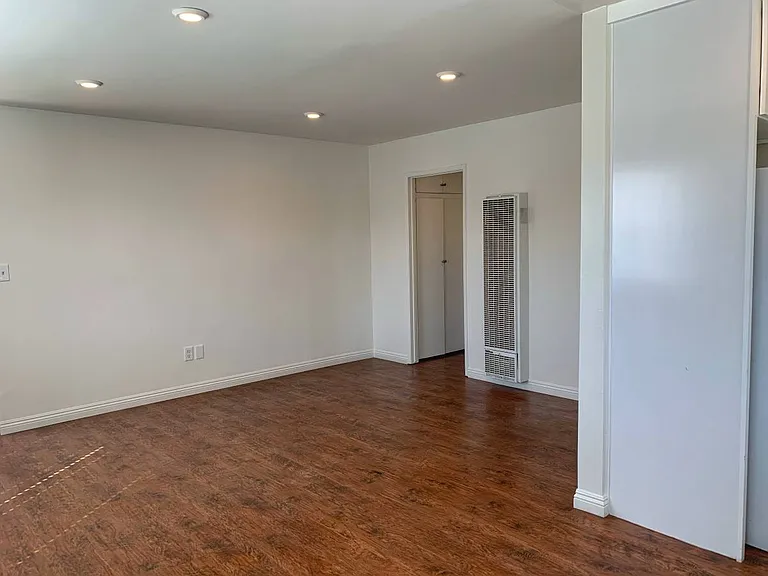 2300 Delaware St #7 — Photo 10