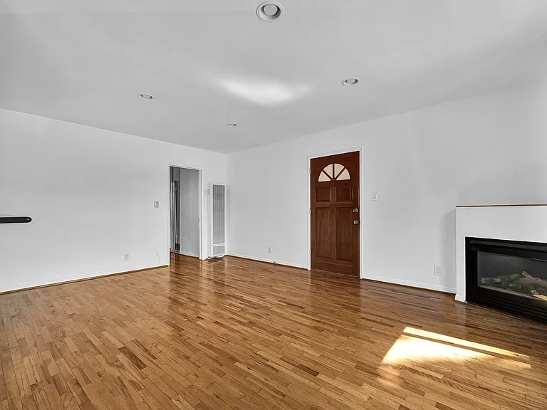 1025 Idaho Ave #6 — Photo 7