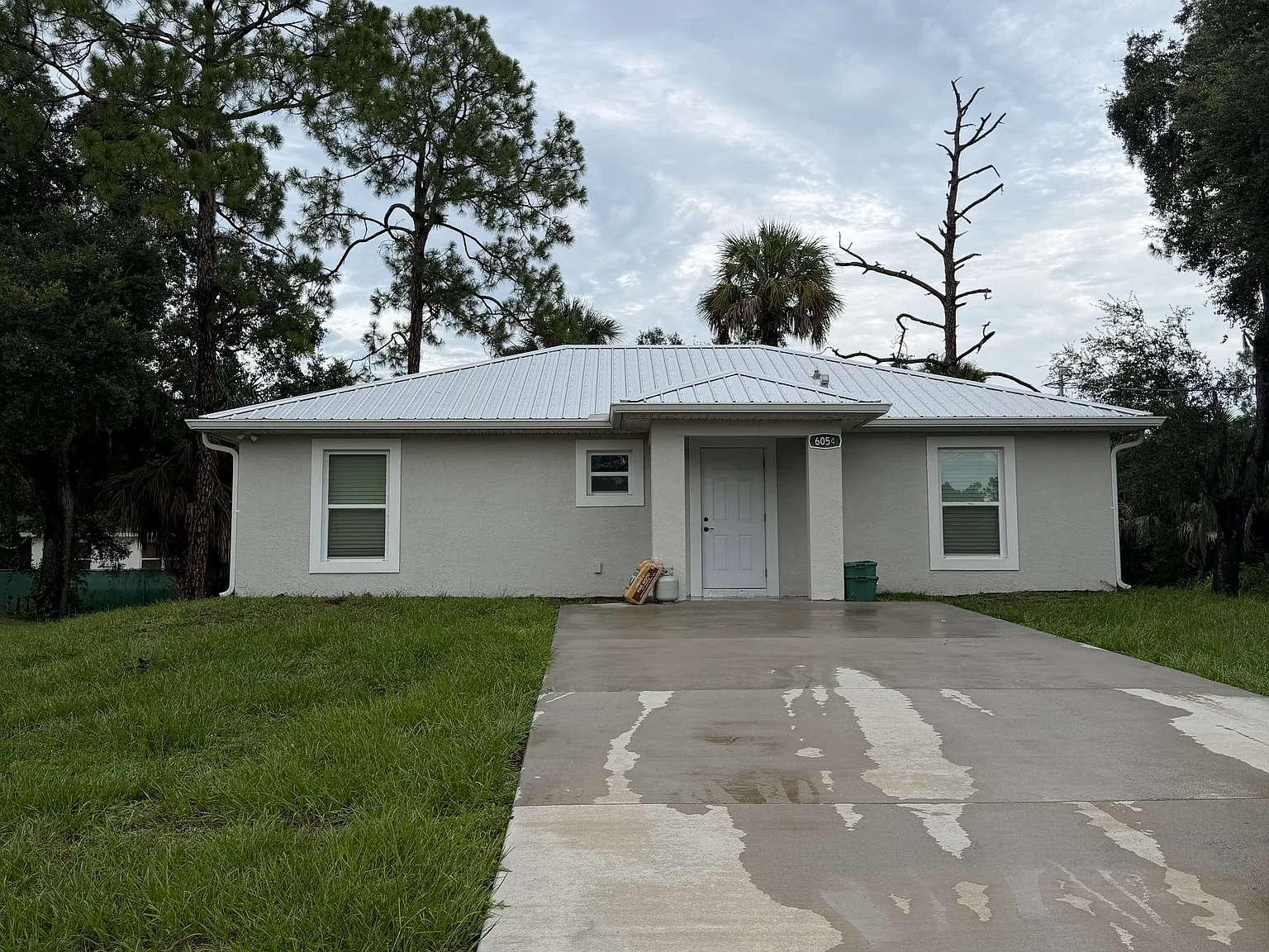 6054 N Moss Cir — Photo 2