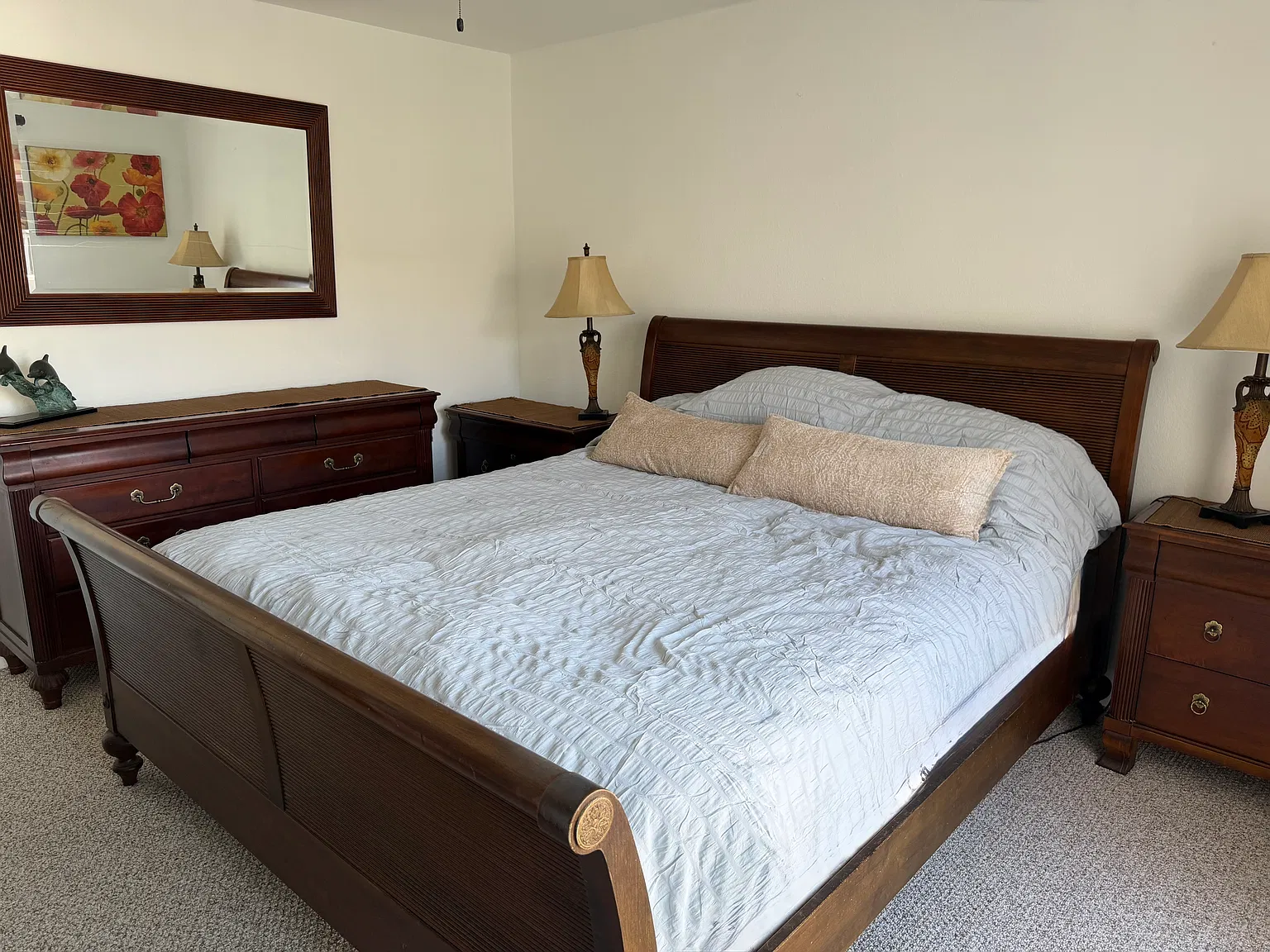 3 bed, 2.5 bath, 1258 sqft, $3,900 — Photo 3