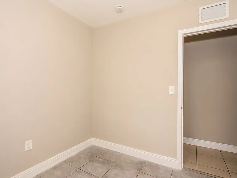 15420 NW 27th Pl — Photo 19
