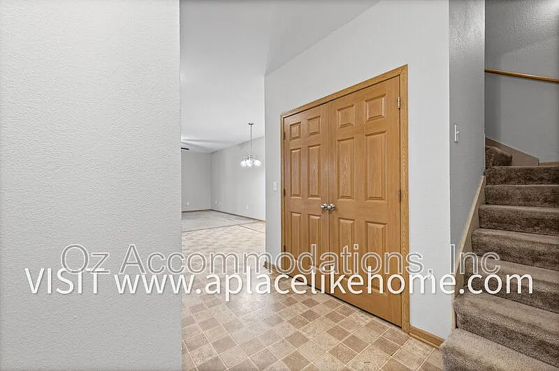 3 bed, 3.5 bath, 1600 sqft, $1,495 — Photo 3
