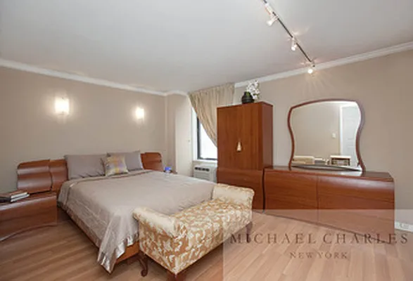 Rented by Michael Charles New York | media 13