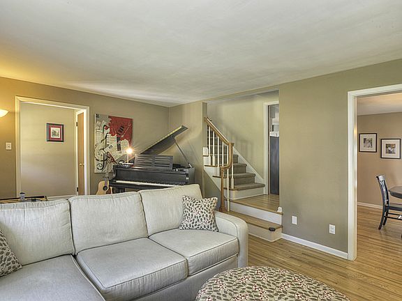 4th image of 18975 E Shoreland Ave