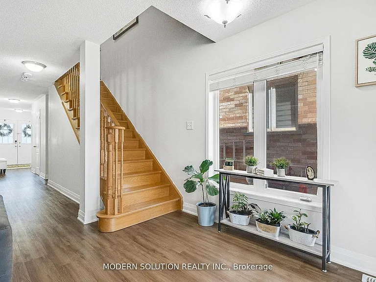 67 Roundstone Dr — Photo 20