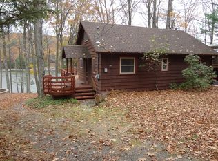 296 Laurel Ln, Greentown, PA 18426