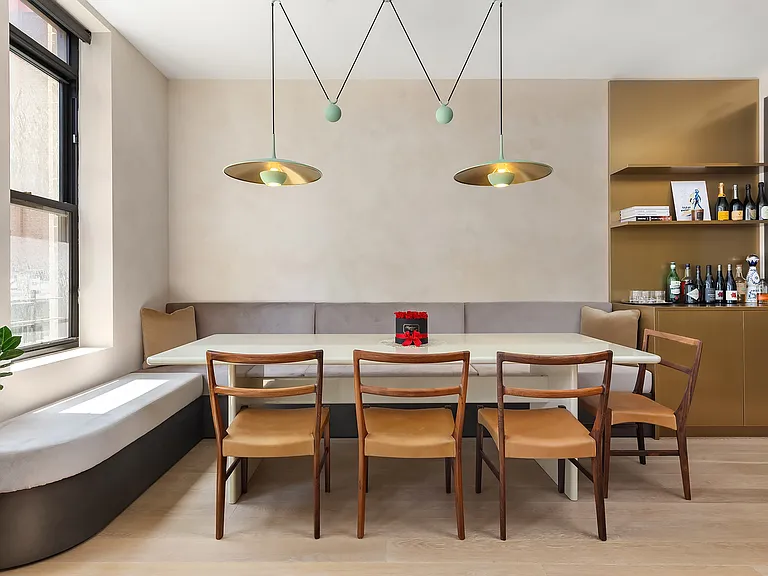 27 E 22nd St #6 — Photo 4