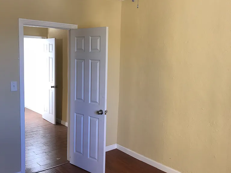 6505 S Vermont Ave — Photo 11