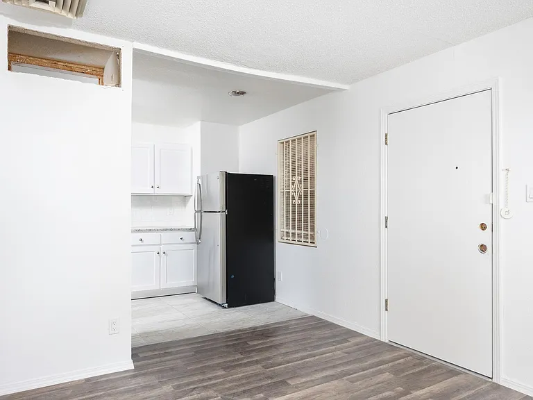 1201 N St Vrain Street — Photo 13