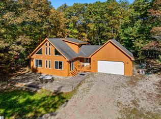 6570 Edgewater Dr, Honor, MI 49640