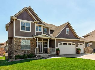 16404 Dellwood Dr, Clive, IA 50325