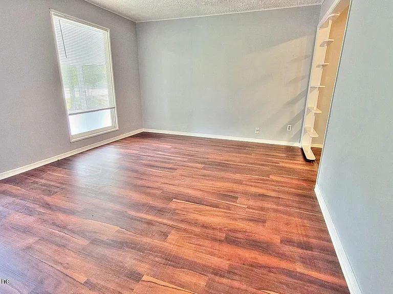 9348 Culpeper Ave — Photo 4