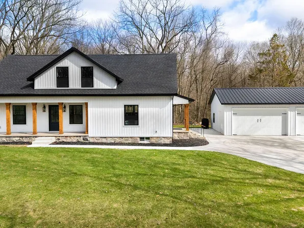 1411 Harrah Rd, Niles, MI 49120