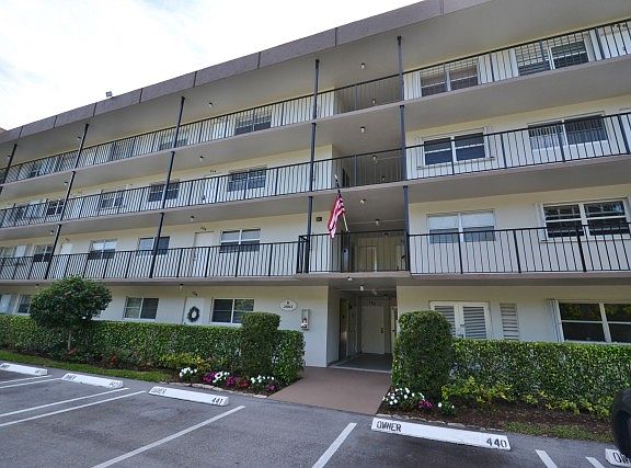 3rd image of 2002 S Federal Hwy APT 402