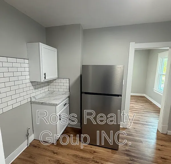 445 Hiett Ave — Photo 2