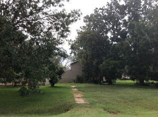 807 Pony Ln, Wallis, TX 77485