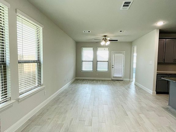 3rd image of 1052 Norias Dr