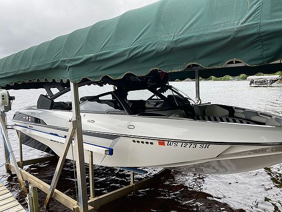 Boat & lift 
separately