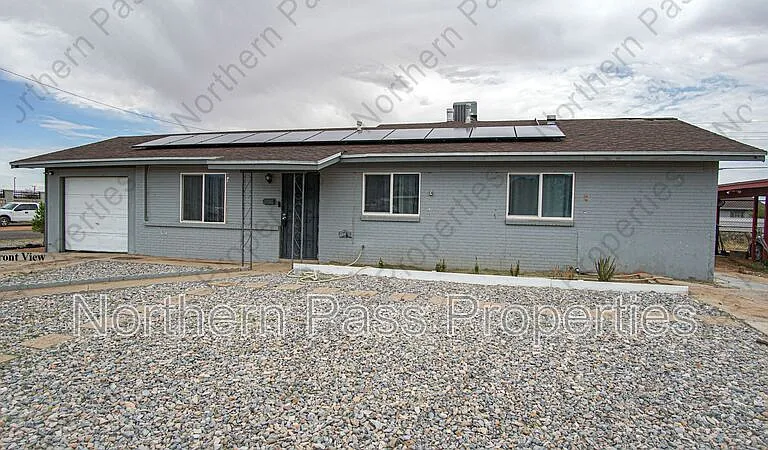 9538 Roanoke Dr — Photo 2