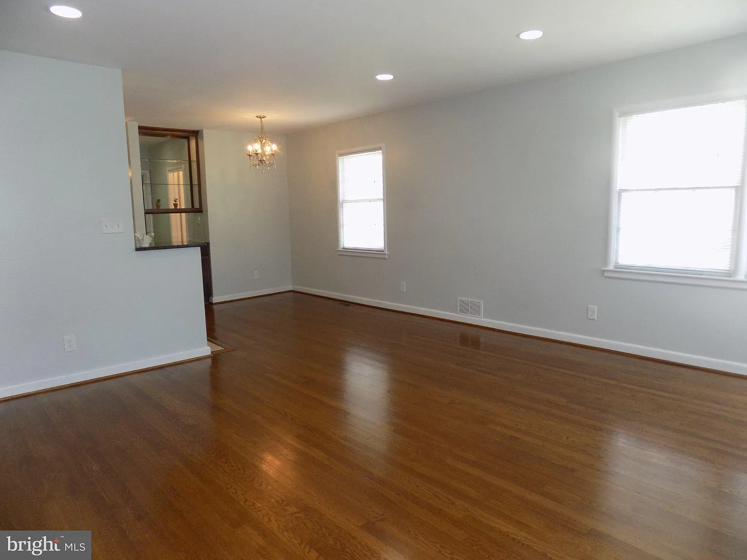 3 bed, 2628 sqft, $4,600 — Photo 3