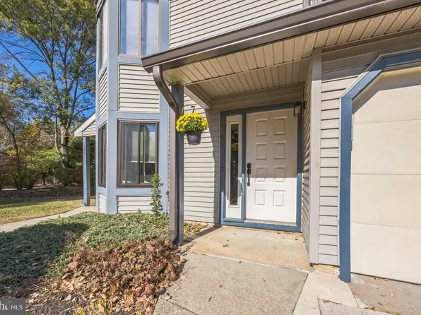 204 Kettering Ct, Marlton, NJ 08053