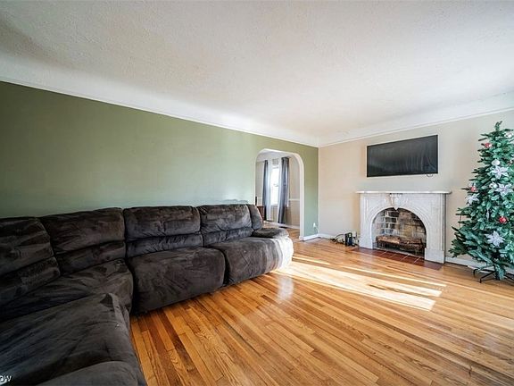 3rd image of 27101 Mallard Ave