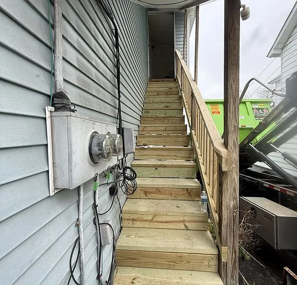 735 Main St — Photo 22
