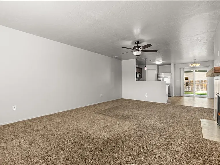 1057 S Benewah Lake Ave — Photo 4
