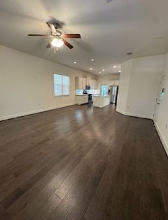 living room / kitchen view