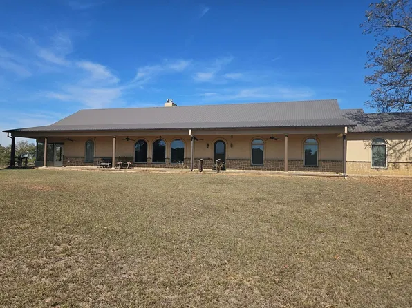 1922 Redmon Rd, Longview, TX 75602