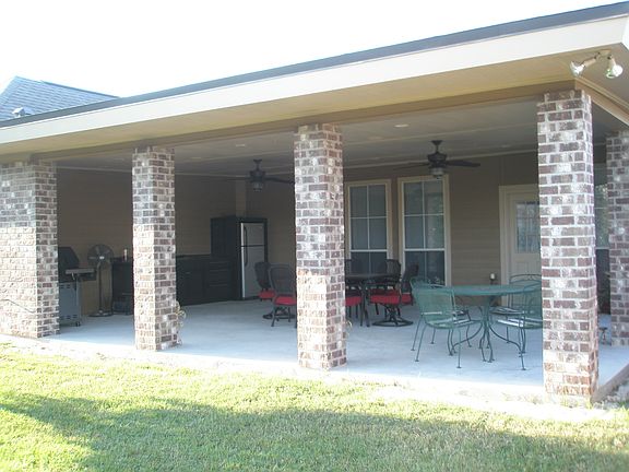 Outdoor entertainment area