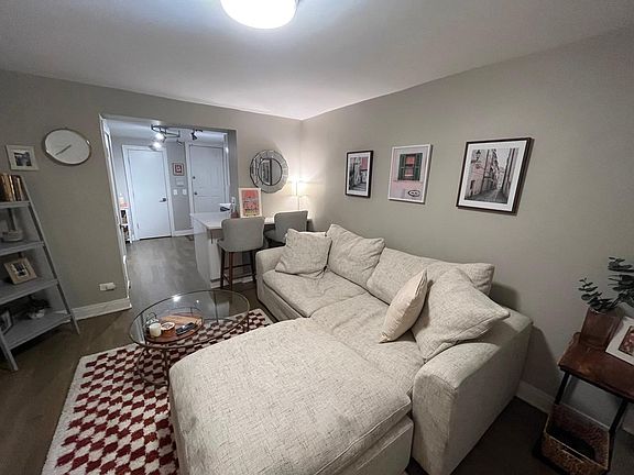 2nd image of 1314 W Schubert Ave APT 1F