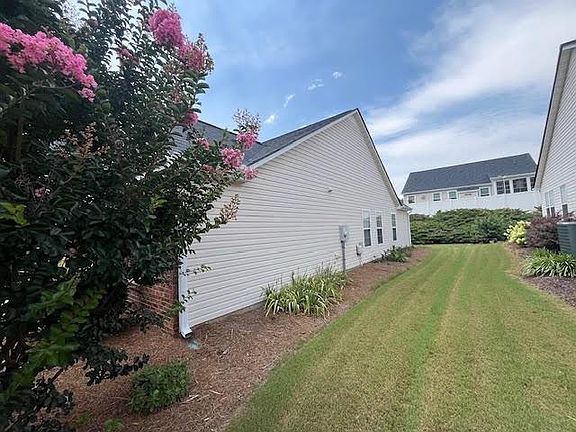5th image of 977 Village View Cir