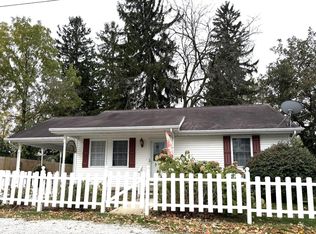 104 E Harrison St, Fairmount, IN 46928