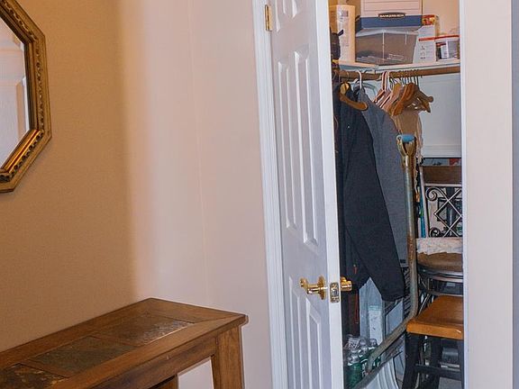 3rd image of 27 De Leone Cir