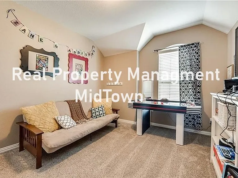 1105 Sunland Ct — Photo 15
