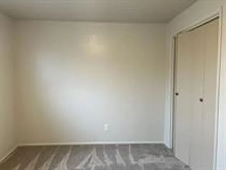 703 Broadway St #4 — Photo 5
