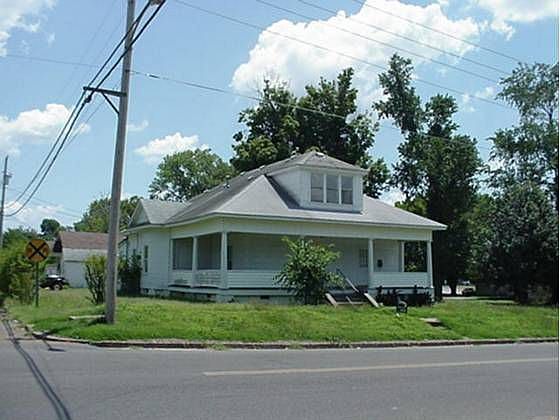 1st image of 519 N 2nd St