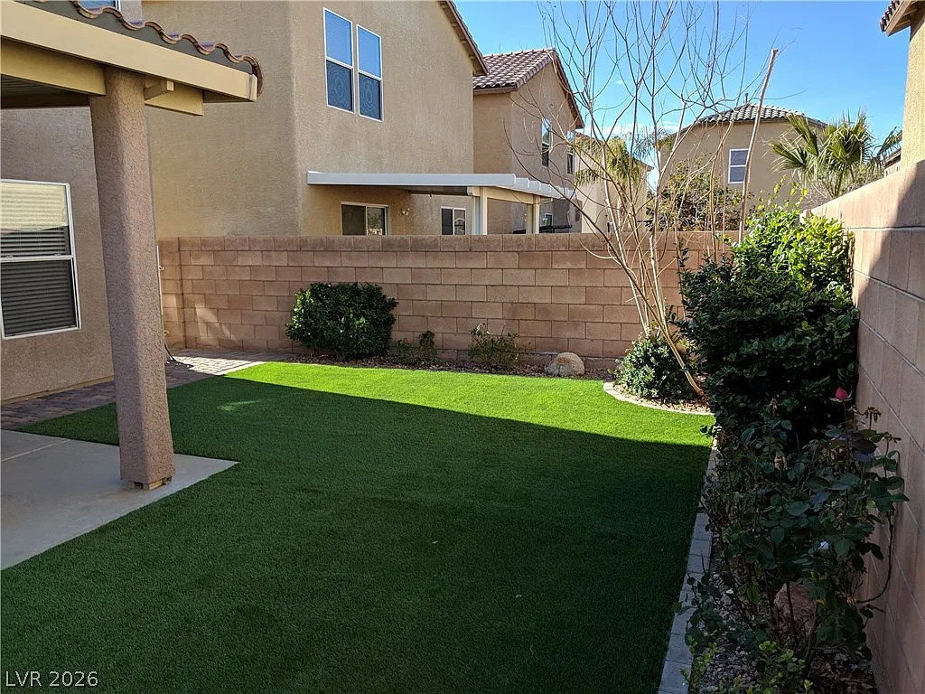 3 bed, 2.5 bath, 2031 sqft, $1,850 — Photo 3