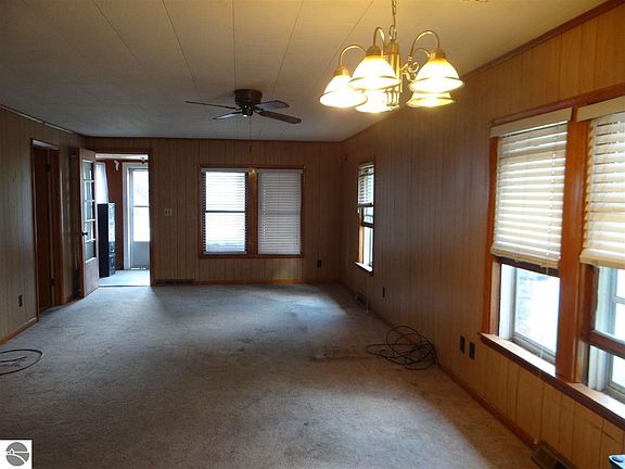 5th image of 257 N Burgess St